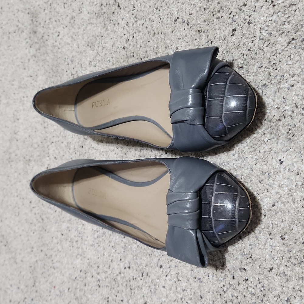 Furla Grey Snakeskin Bow Front Neutral Leather Flats in Grey Size 36 1/2